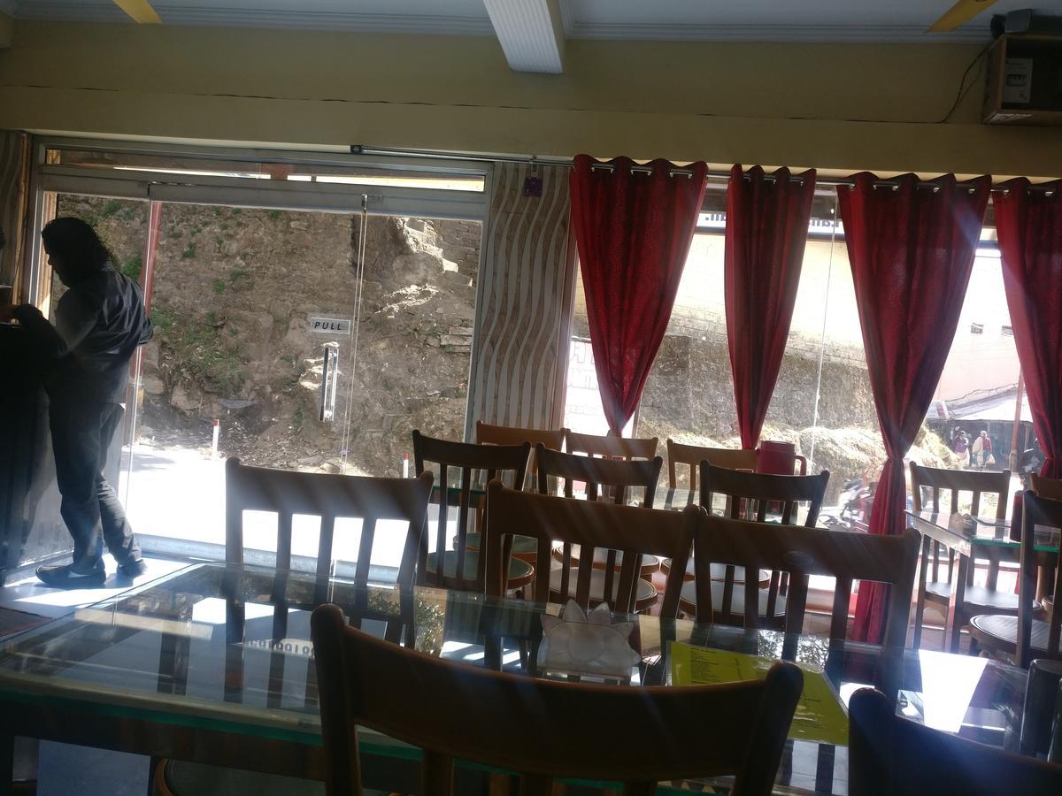 Galaxy Hotel & Restaurant Лансдаун Экстерьер фото