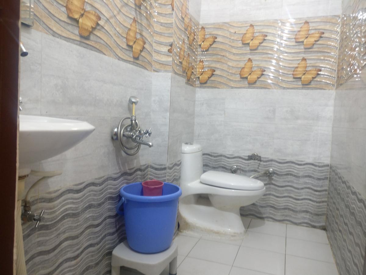 Galaxy Hotel & Restaurant Лансдаун Экстерьер фото